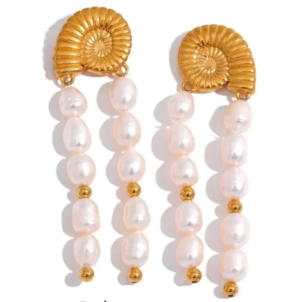 Couture Gold Seashell Pearl Earrings